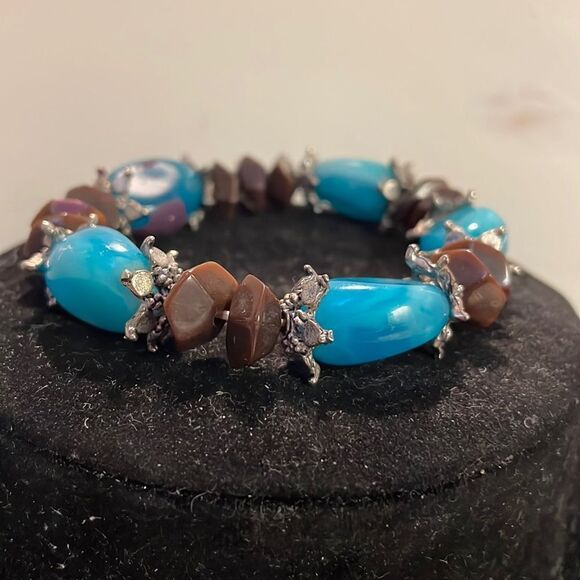8” oval shaped turquoise tone beads/brown and silver tone discs stretch braceket - Picture 1 of 9